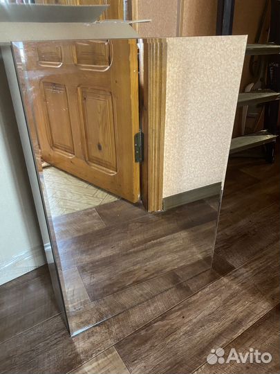 Нависное зеркало