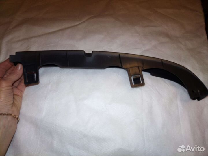 Левая ресничка (накладка под фару) на Ваз 2115