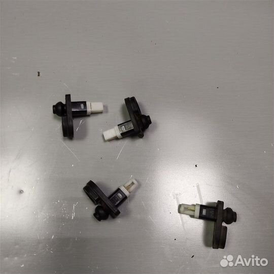 Выключатель концевой Kia Rio 4 G4FG 2018