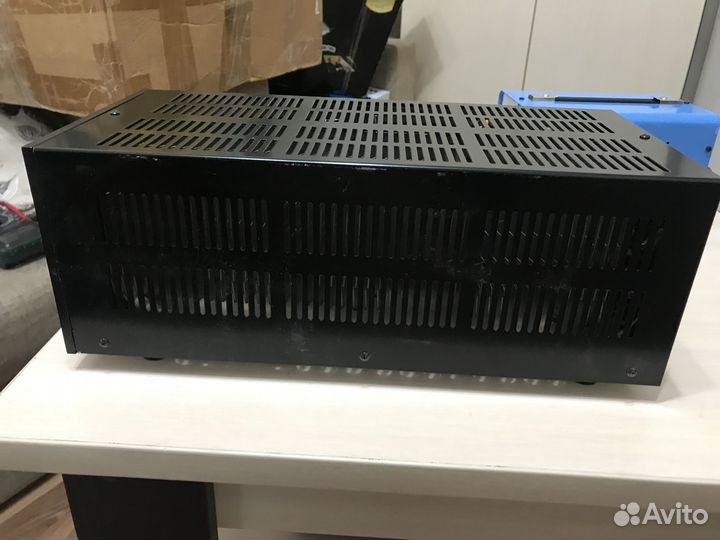 Понижающий трансформатор вместе со стабилизатором