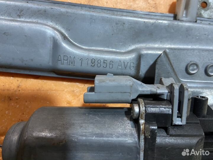 Стеклоподъемник передний левый Peugeot 207