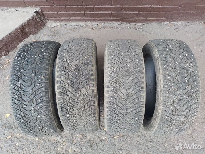 Nokian Tyres Hakkapeliitta 8 215/55 R17