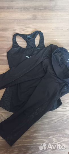 Продам спортивный костюм женский