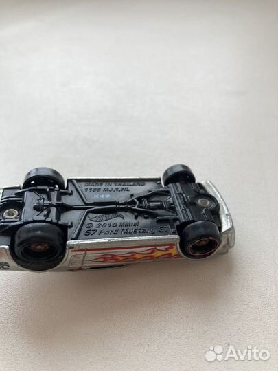 Модель автомобиля ford Mustang GT 2010 Mattel