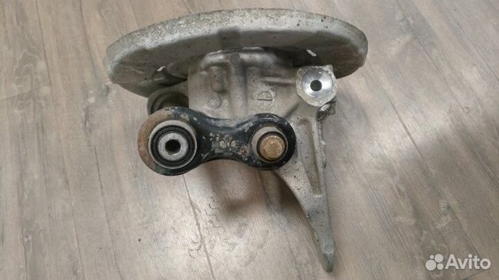 Кулак поворотный задний правый Bmw X5 E70 N62N