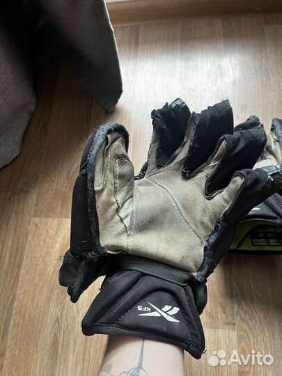 Краги хоккейные 13