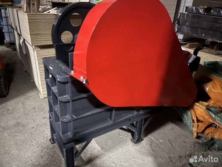 Щековая дробилка с дизельным двигателем