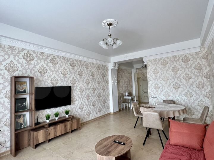 2-к. квартира, 80 м², 6/12 эт.