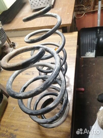 Пружины передние Volkswagen Passat B6