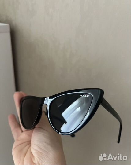 Солнцезащитные очки женские vogue