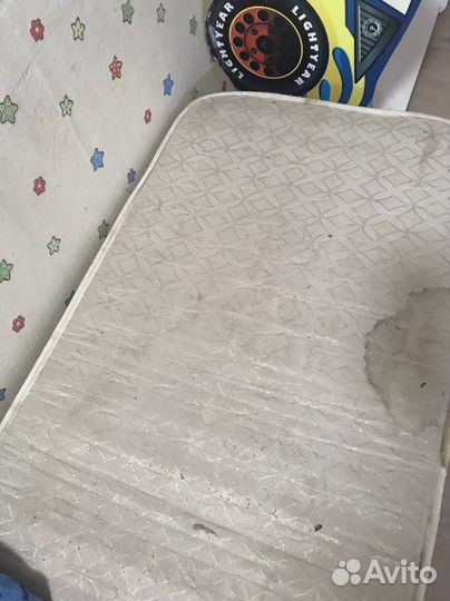 Детская кровать машина б/у