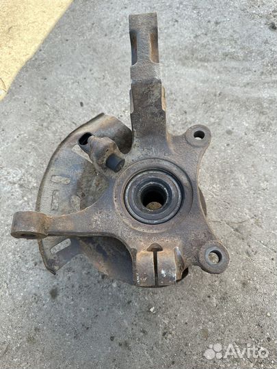 Поворотный кулак левый Chevrolet Rezzo