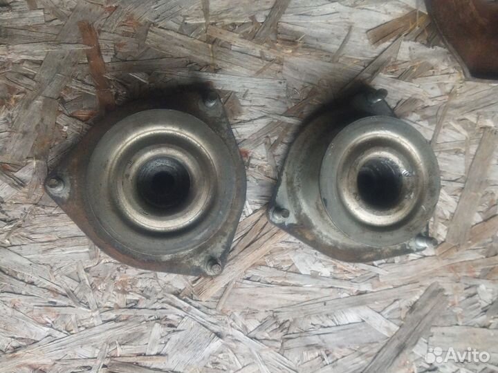 Поворотный подшипник