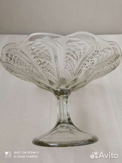 Ваза для фруктов на ножке стекло