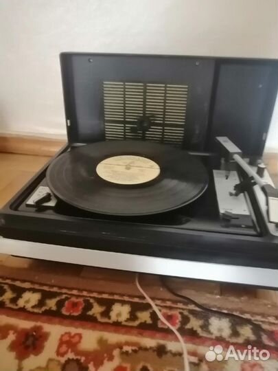 Проигрыватель винила 