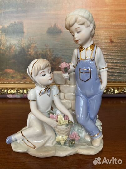 Статуэтки фарфоровые