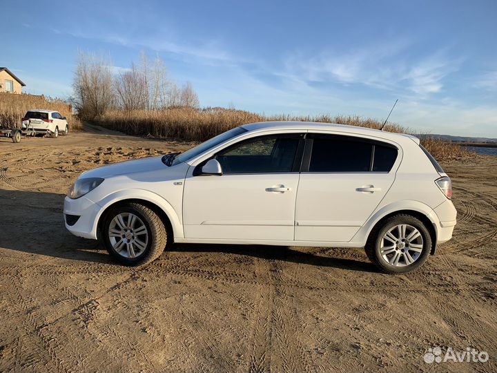 Opel Astra 1.6 МТ, 2010, 174 000 км
