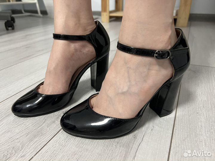 Босоножки женские 35 размер