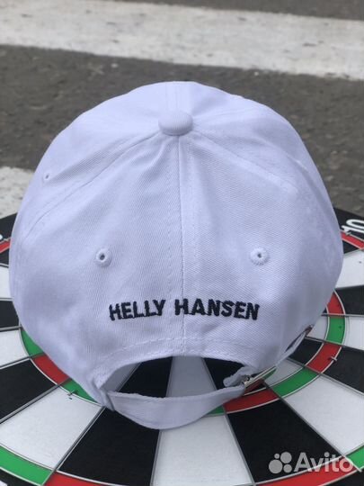 Белая кепка helly hansen