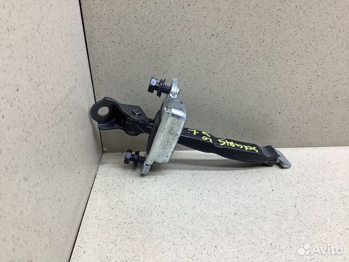 Ограничитель двери задний левый Hyundai Solaris