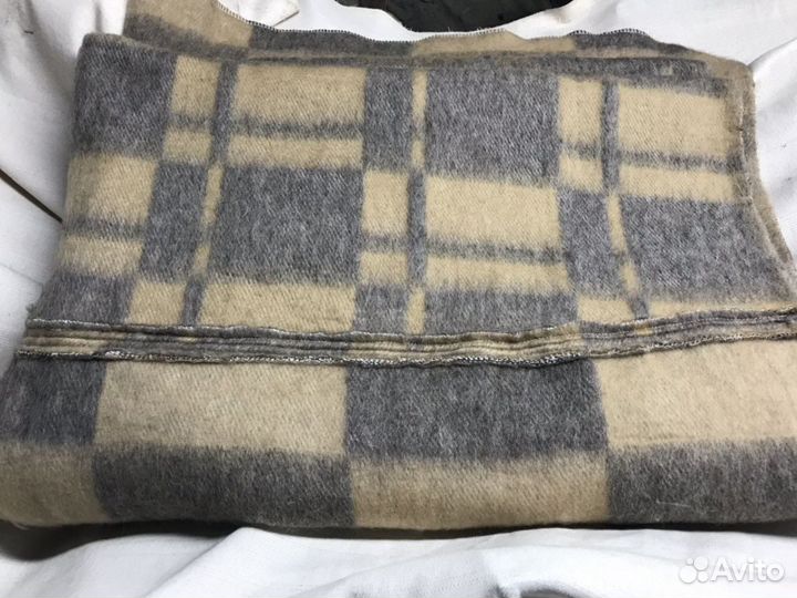 Одеяло полушерстянное и байковые (сшивные)