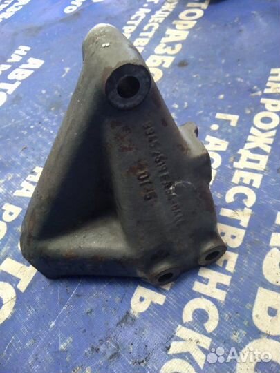 Кронштейн опоры двигателя. Iveco Daily