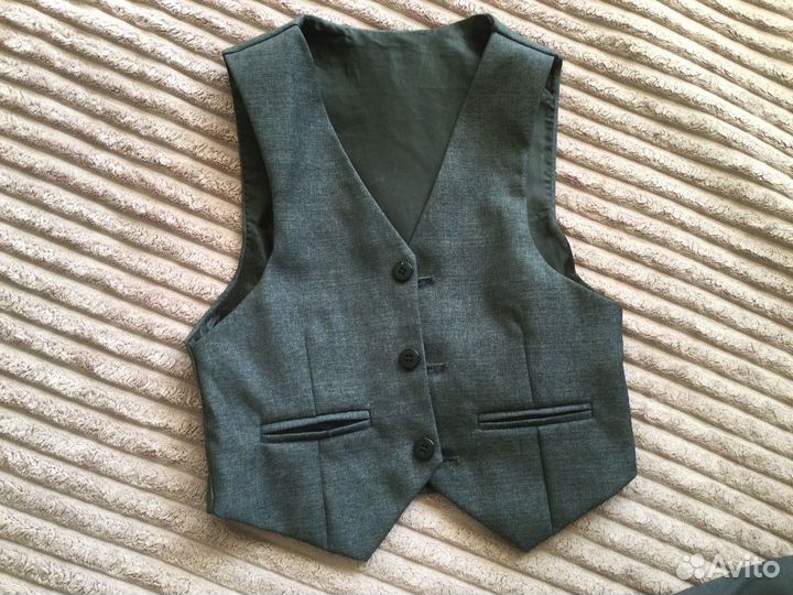 Школьный костюм для мальчика 128 серый