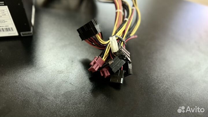 Блок питания Xilence Red Wings XN054 700W 4+4 pin