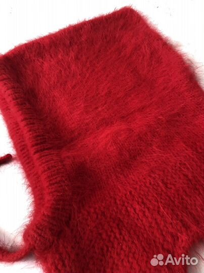 Красный вязаный капюшон из шерсти Ангора