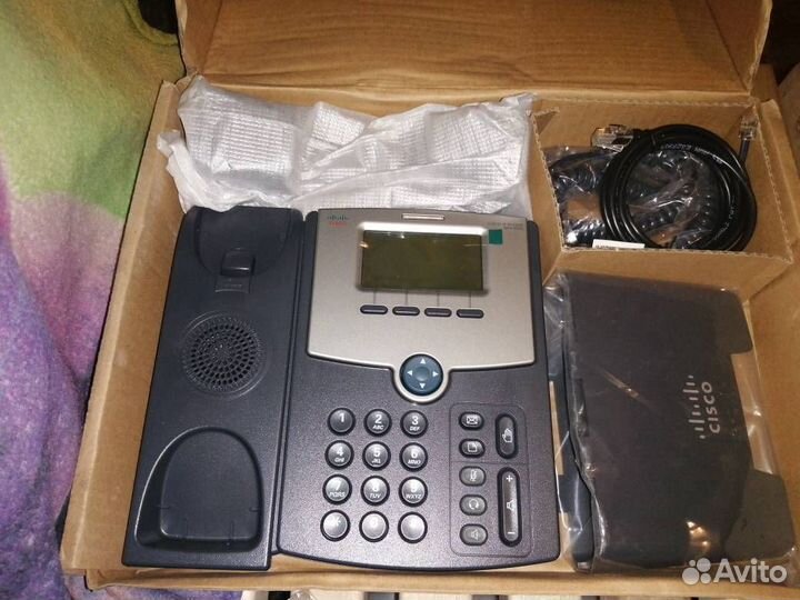 Продам IP телефон Cisco spa502g