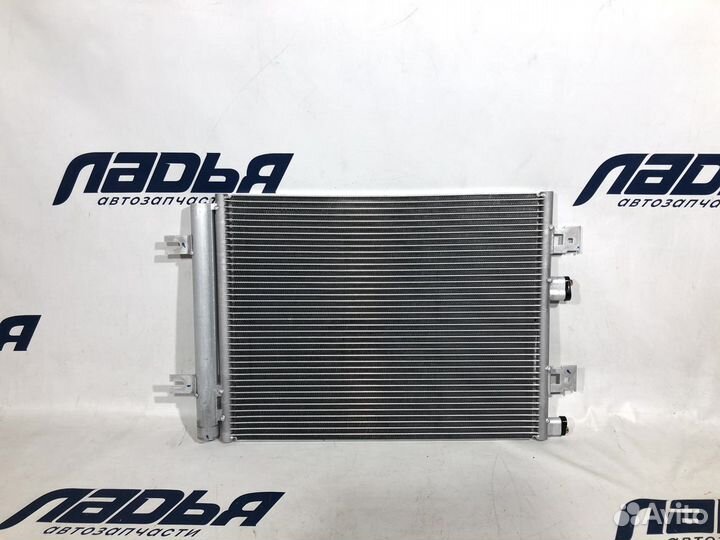 Радиатор кондиционера Nissan Almera G15 / renault