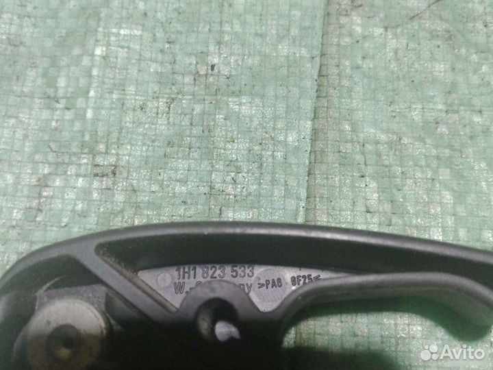 Ручка открывания капота Volkswagen Golf 3