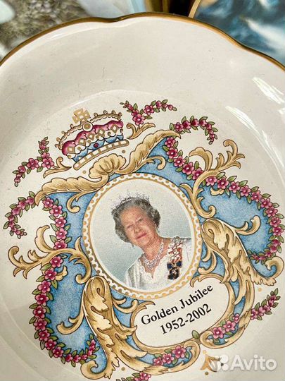 Тарелка с портретом Елизаветы II Англия