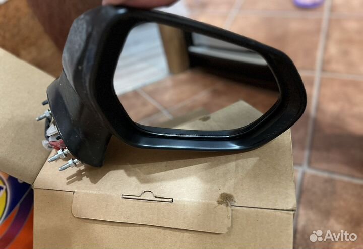 Зеркало правое на toyota camry 70