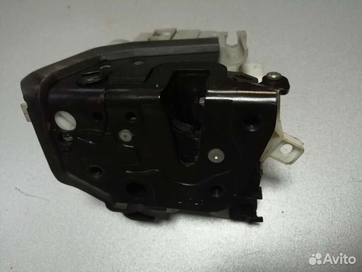 Замок двери задней Audi Q5