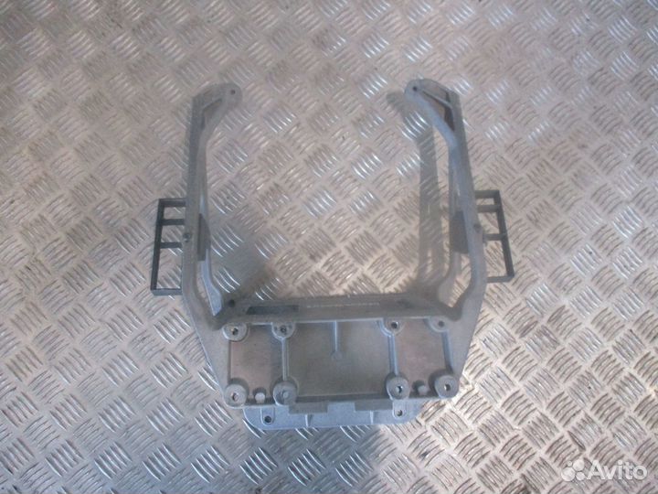 Кронштейн рулевой колонки Mercedes-Benz A941462040