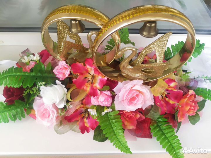 Свадебные украшения на машину