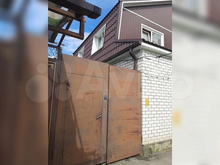 Коттедж 207 м² на участке 6 сот.