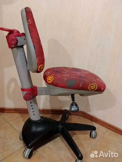 Стул для школьника с регулировкой сидения бу
