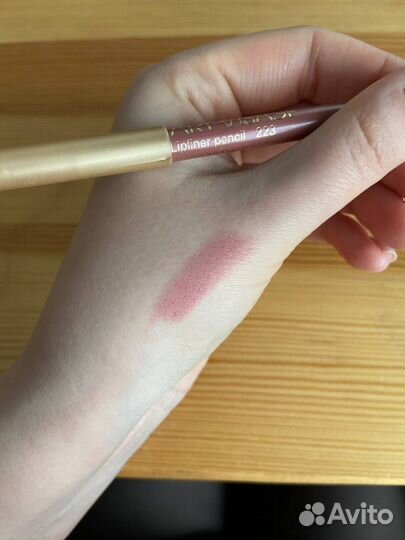 Карандаш для губ MAC