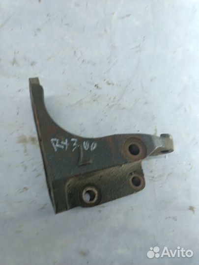 Кронштейн опоры двигателя Lexus RX 300