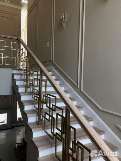 Лестница на металлокаркасе на заказ