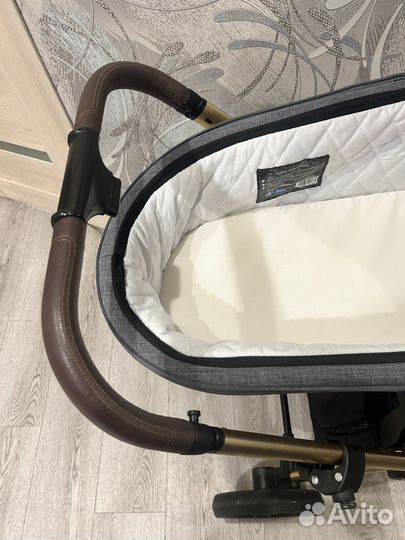 Продам модульную коляску Carello Epika 2 в 1