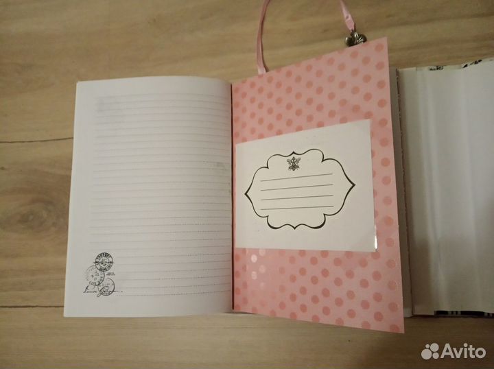 Скрапбукинг - вырубка, бумага. Блокнот