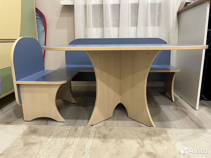 Набор детской мебели бу