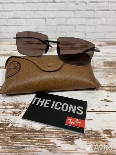 Солнцезащитные очки Ray Ban