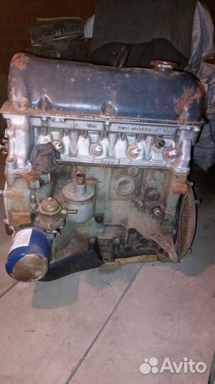 Двигатель 2101