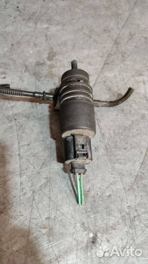 Насос (моторчик) омывателя стекла Skoda Octavia