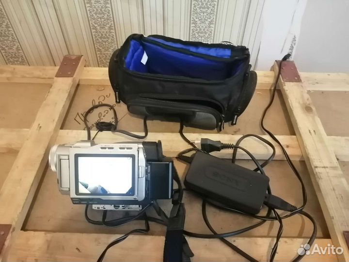 Цифровая видеокамера sony