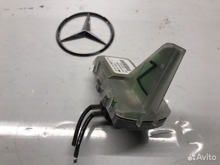 Антенна GPS плавник Мерседес w212